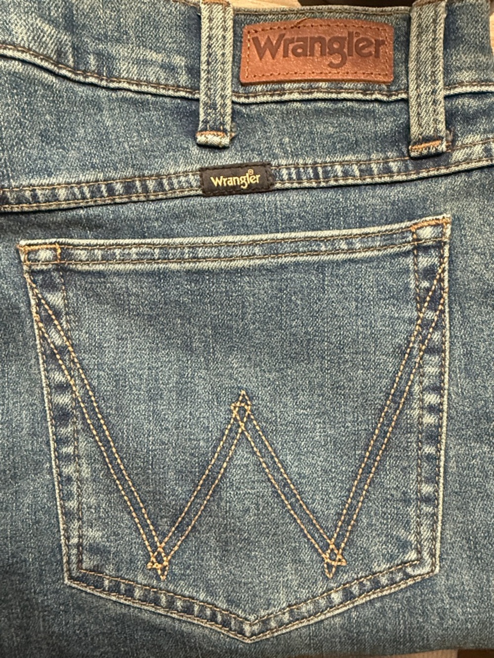 Wrangler Straight-Leg Jeans in Medium Blue Denim